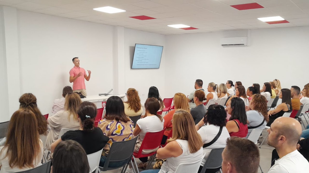 Reuniones iniciales con las familias.